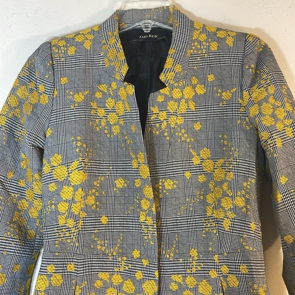 Blogger’s Favorite Zara XS Jacquard Plaid Long Jacket. - Picture 11 of 16